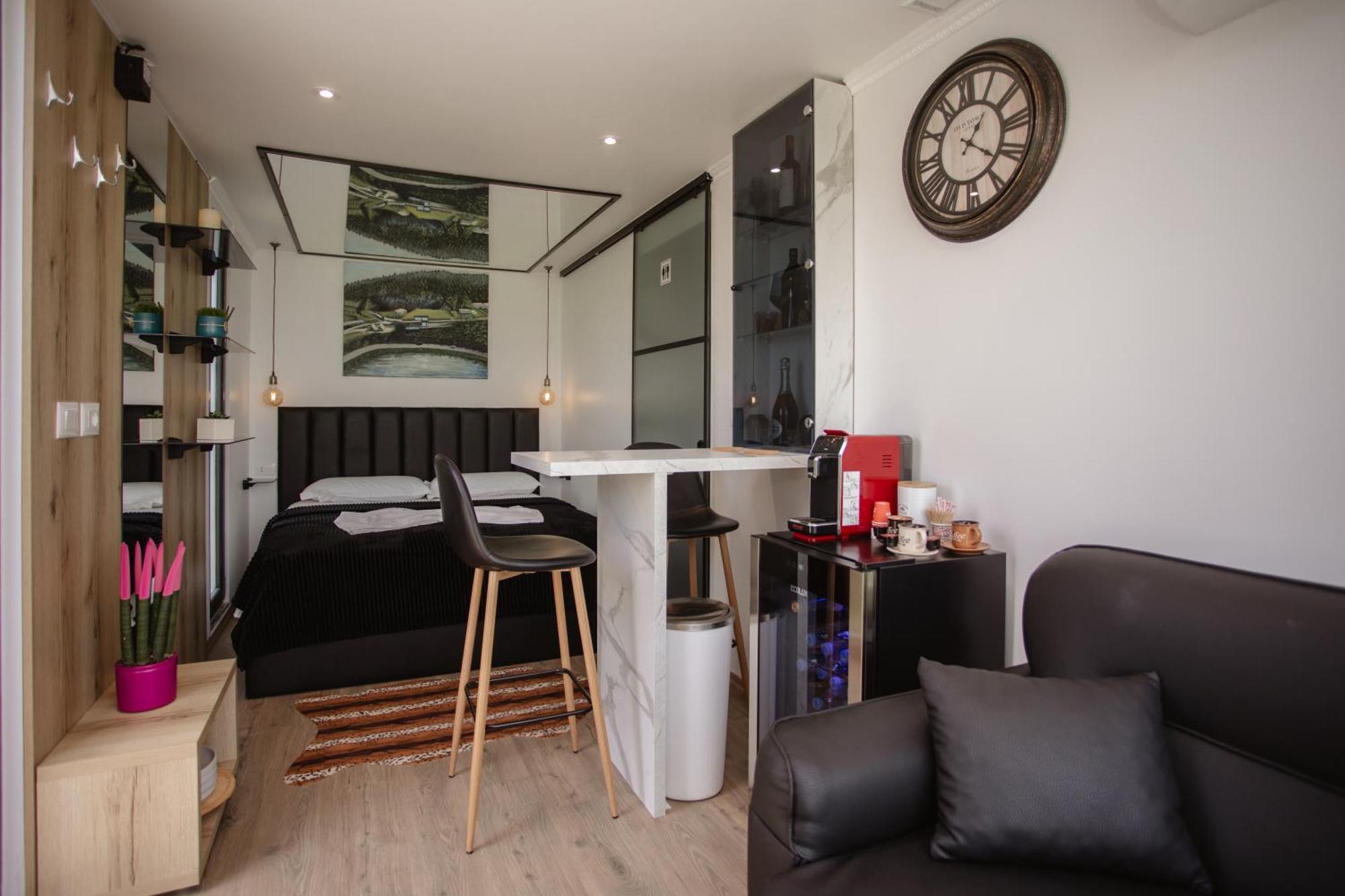 446 Tiny House Shiroke Villa Eksteriør bilde